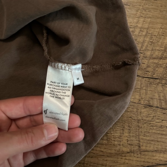 Elevated Faith tee - Picture 3 of 3